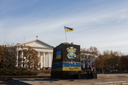 An empty pedestal, Kramatorsk by Nikiforov Yevgen